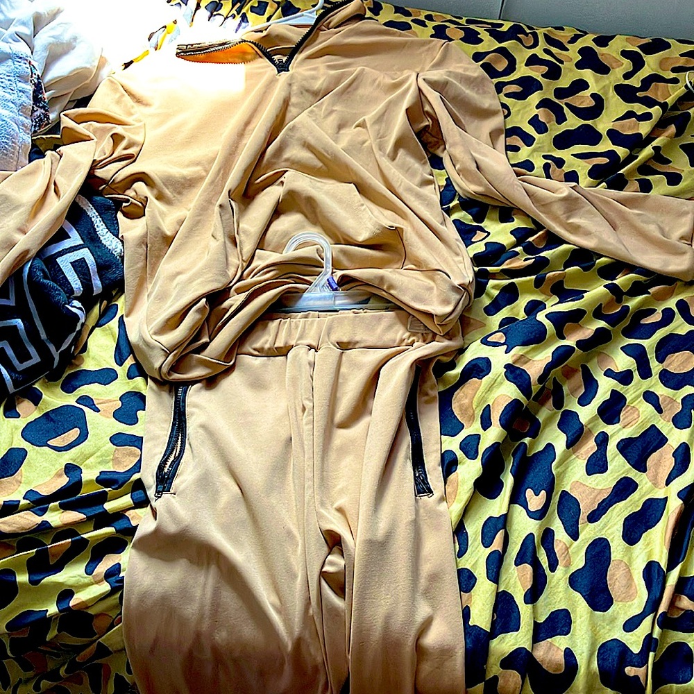 Gold Pants Out Fit for 6.00